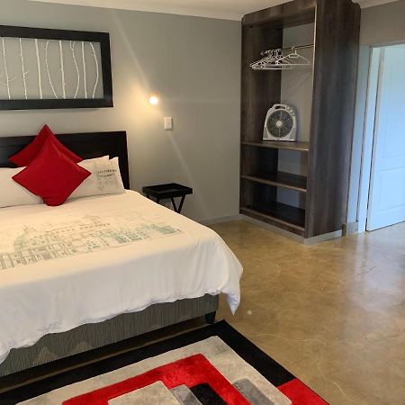Mokoya Lodge Hekpoort エクステリア 写真
