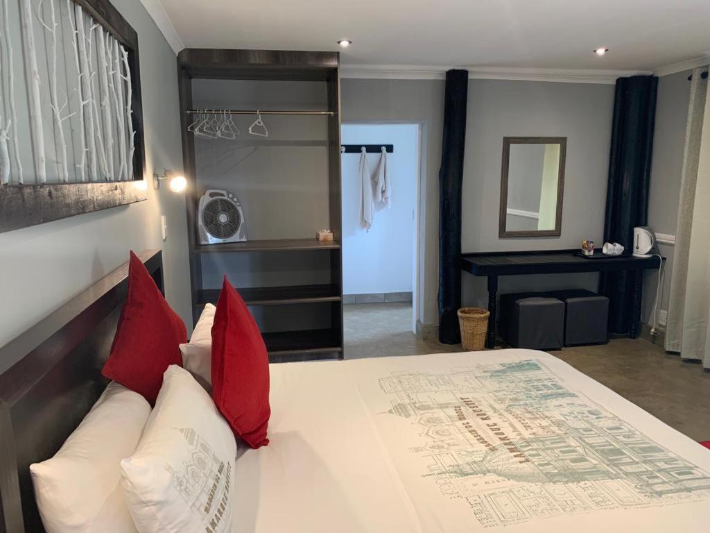 Mokoya Lodge Hekpoort エクステリア 写真