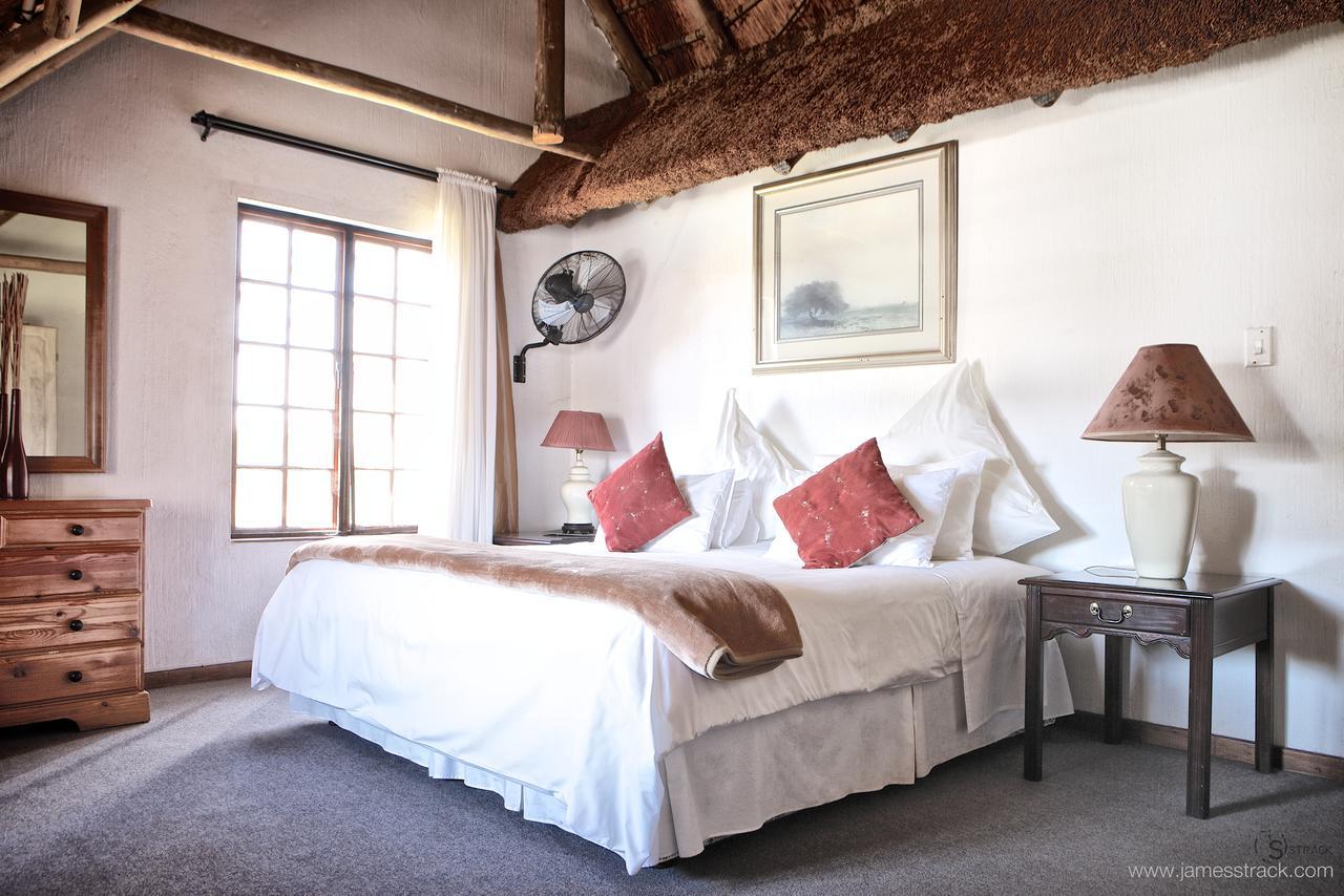 Mokoya Lodge Hekpoort エクステリア 写真